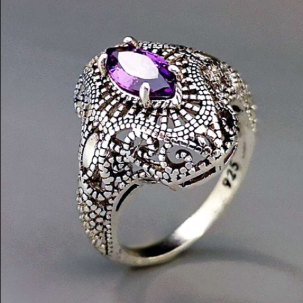 Vintage Antique Silver Amethyst Ring - Picture 5 of 9